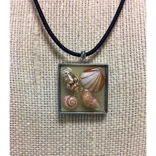 BEACH JEWELRY DESIGNS TINY SHELLS PENDANT BEACH JEWELRY DESIGNS TINY SHELLS PENDANT