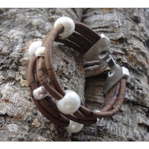 CORK TREE DESIGNS PEARL & CORK BRACELET CORK TREE DESIGNS PEARL & CORK BRACELET
