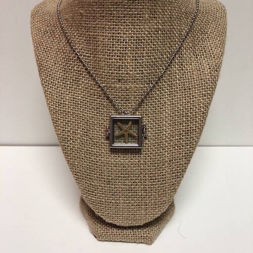 BEACH JEWELRY DESIGNS PORTHOLE SQUARE LOCKET w/ SINGLE STARFISH BEACH JEWELRY DESIGNS PORTHOLE SQUARE LOCKET w/ SINGLE STARFISH