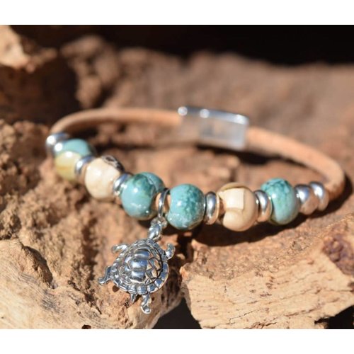 CORK TREE DESIGNS TURTLE CHARM CORK BRACELET CORK TREE DESIGNS TURTLE CHARM CORK BRACELET