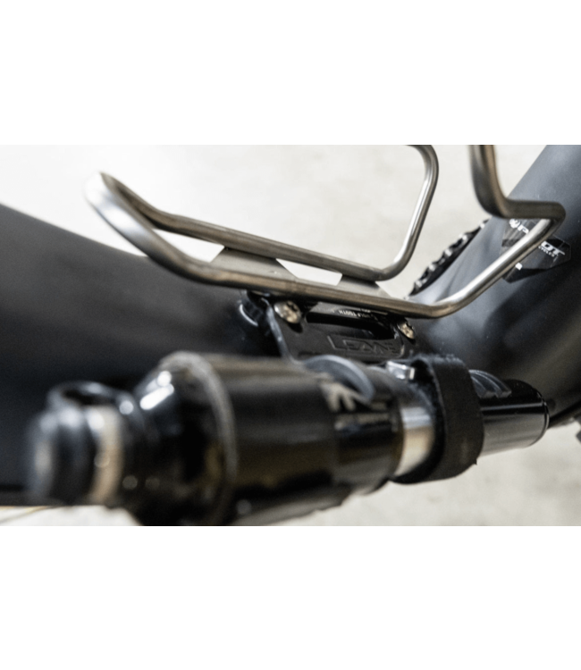 Wolf Tooth components, B-Rad Bottle Shift