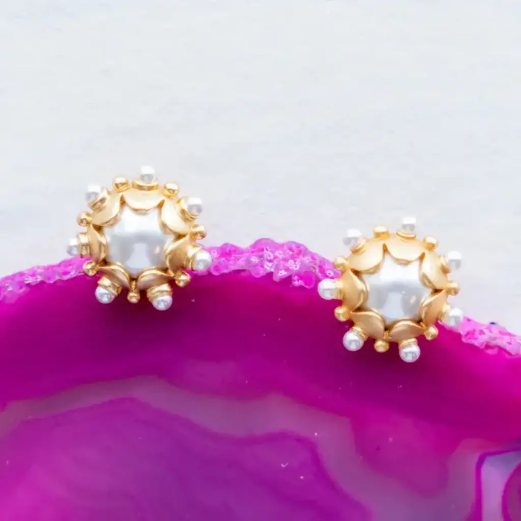 Gresham Jewelry Perla Studs - Pearl