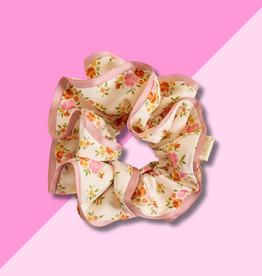 Ruffle Scrunchie - Endless Daydream Cream