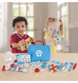 MELISSA & DOUG Examine & Treat Pet Vet Play Set