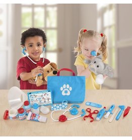 MELISSA & DOUG Examine & Treat Pet Vet Play Set