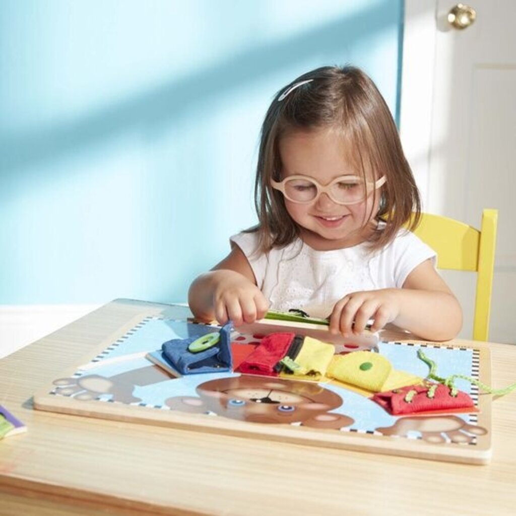 MELISSA & DOUG BASIC SKILLS BOARD