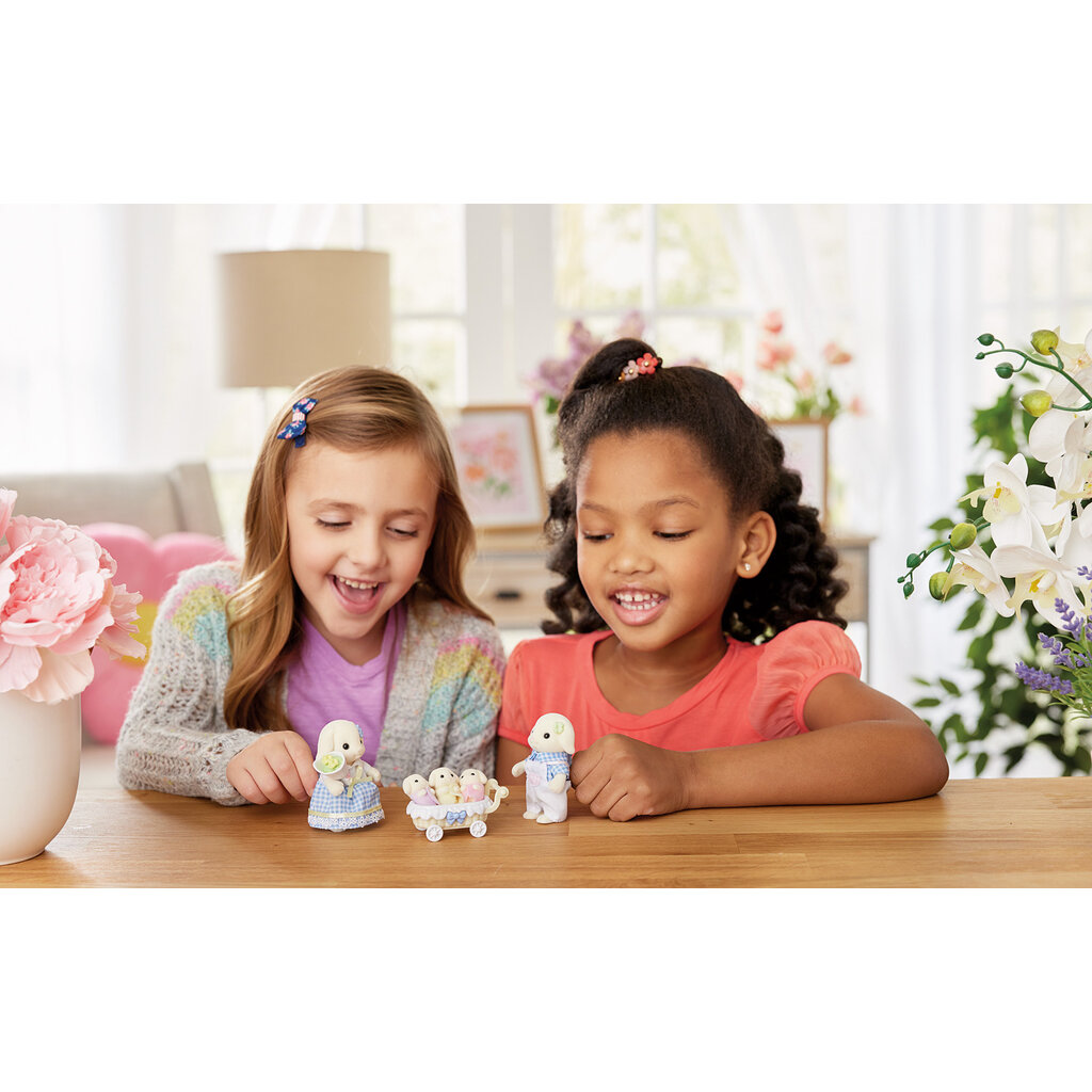 EPOCH EVERLASTING PLAY CC Flora Rabbit Family