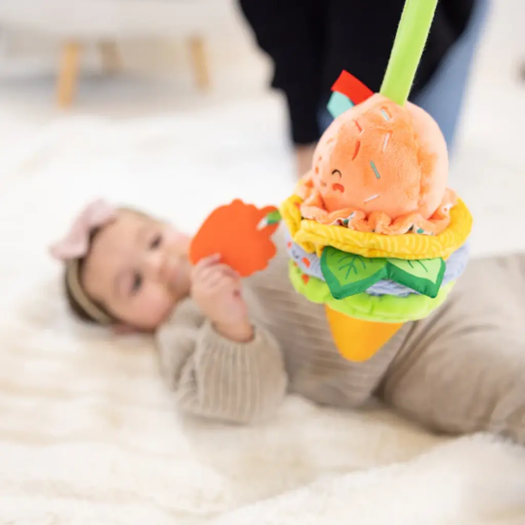 MELISSA & DOUG Ice Cream Take Along Pull Toy