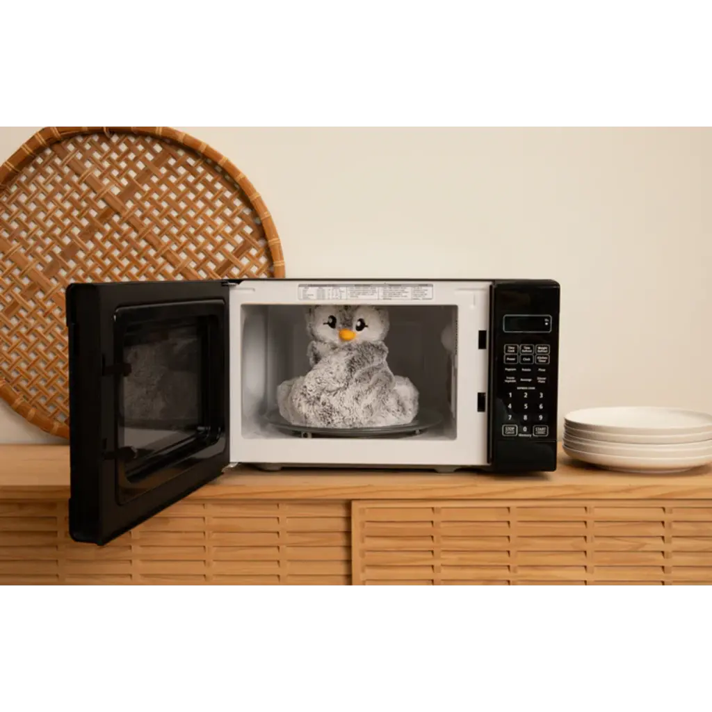 HUGIMALS WORLD Pax the Penguin
