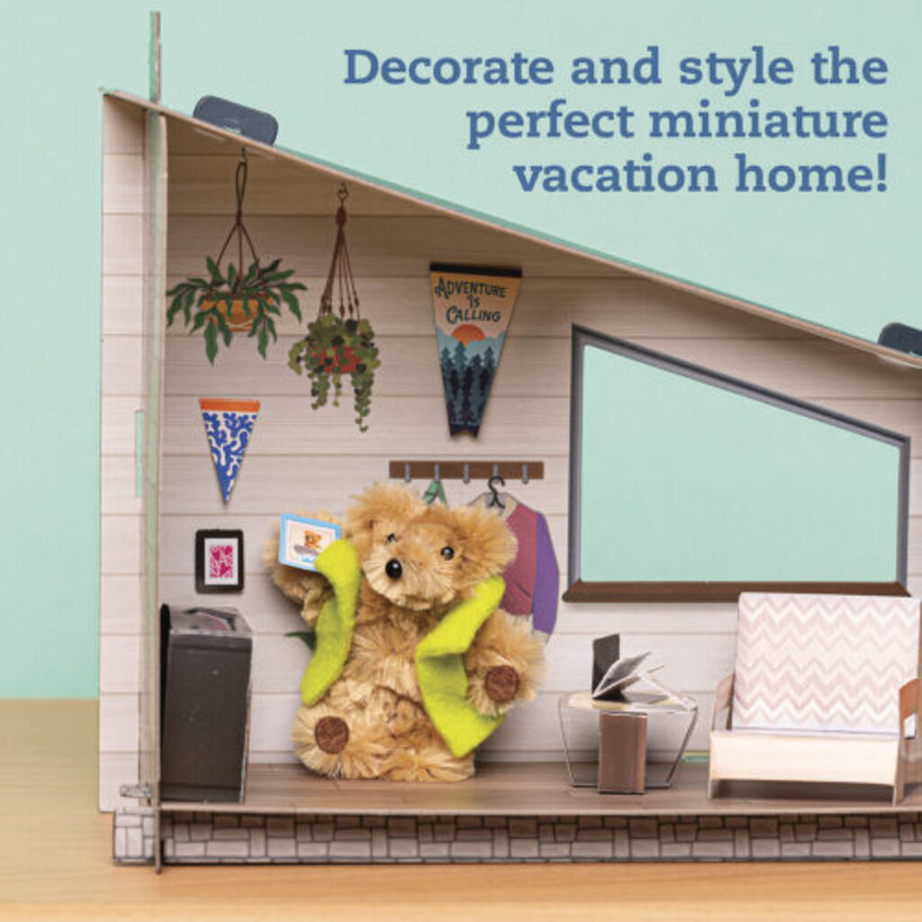KLUTZ KLUTZ DIY Miniature Cozy Bear Cottage