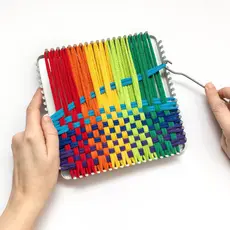 HARRISVILLE Potholder Loom Kit - Traditional 7" Loom