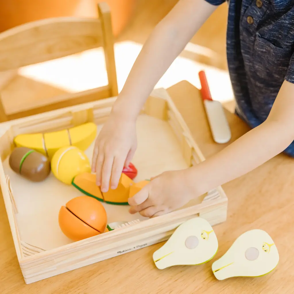 MELISSA & DOUG Cutting Fruit Box