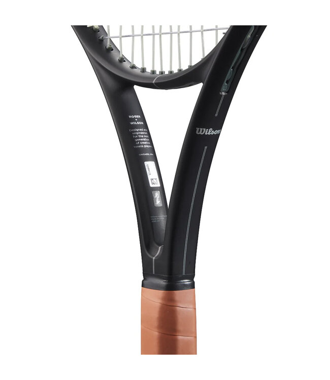 Wilson RF 01 Future @ Lowest Price