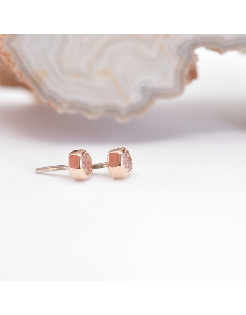 BVLA 3mm Honeycomb with 2mm Faceted Oregon Sunstone in 14k Yellow Gold Threadless Ends