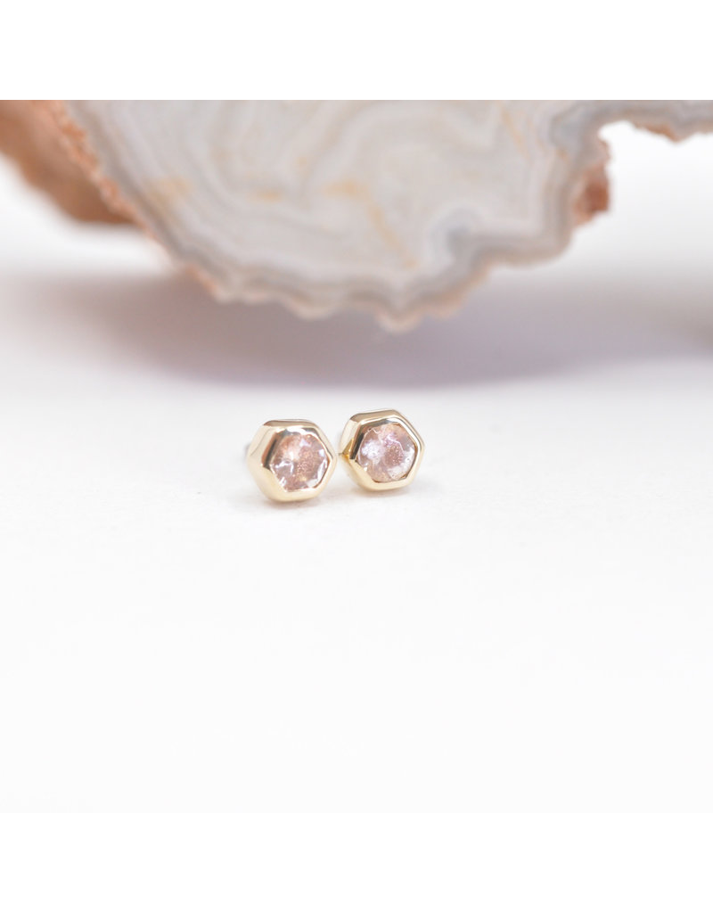 BVLA 3mm Honeycomb with 2mm Faceted Oregon Sunstone in 14k Yellow Gold Threadless Ends