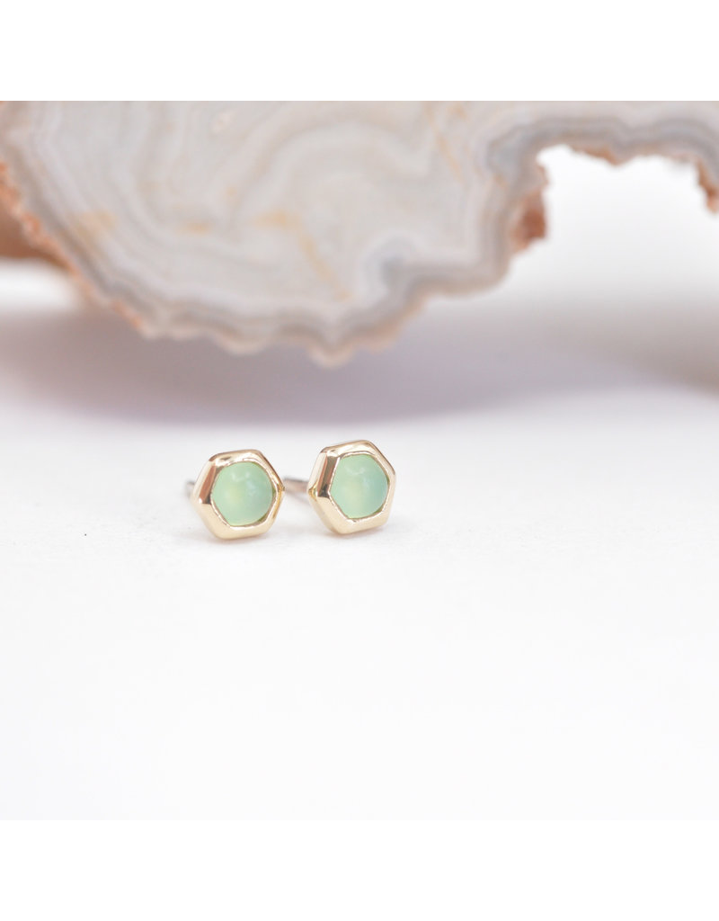 BVLA 3mm Honeycomb with 2mm Sandblasted Chrysoprase Cabochon in 14k Yellow Gold Threadless Ends