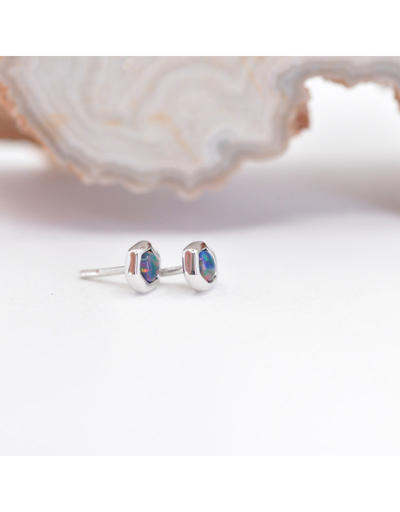BVLA 3mm Honeycomb with 2mm Synthetic Black Opal Cabochon in 14k White Gold Threadless Ends