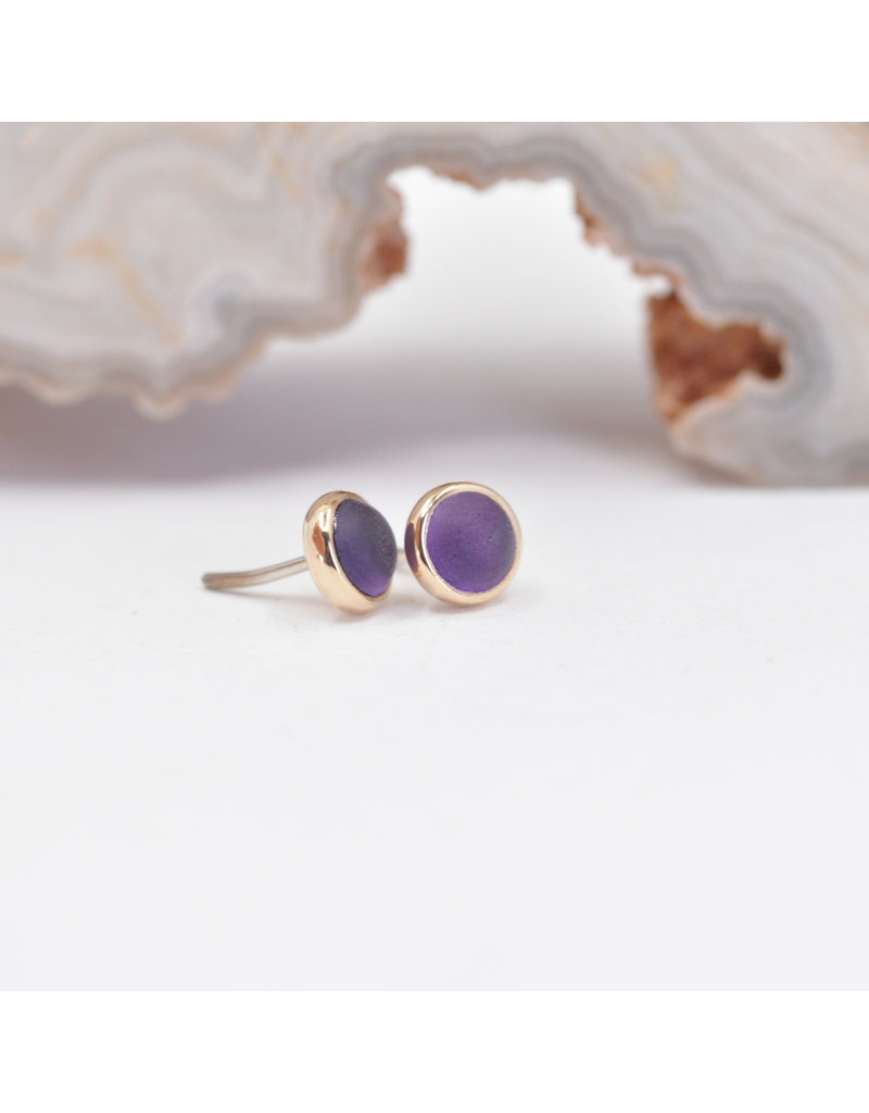 BVLA 3mm Cup with Sandblasted Amethyst Cabochon in 14k Yellow Gold Threadless Ends