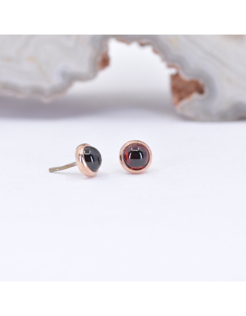 BVLA 3mm Cup with Grade AA Garnet Cabochon in 14k Rose Gold Threadless Ends