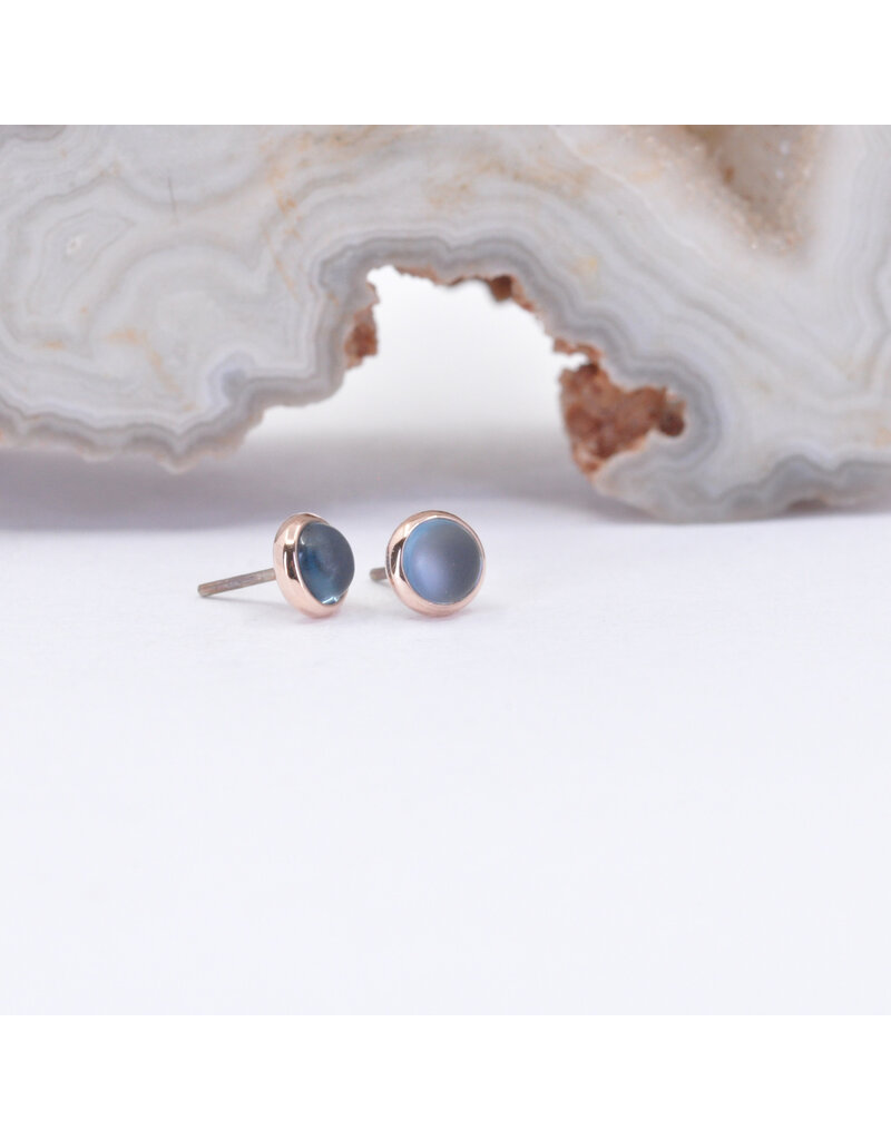 BVLA 3mm Cup with Sandblasted London Blue Topaz Cabochon in 14k Rose Gold Threadless Ends