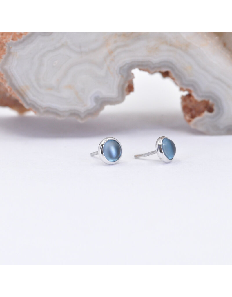 BVLA 3mm Cup with Sandblasted London Blue Topaz Cabochon in 14k White Gold Threadless Ends