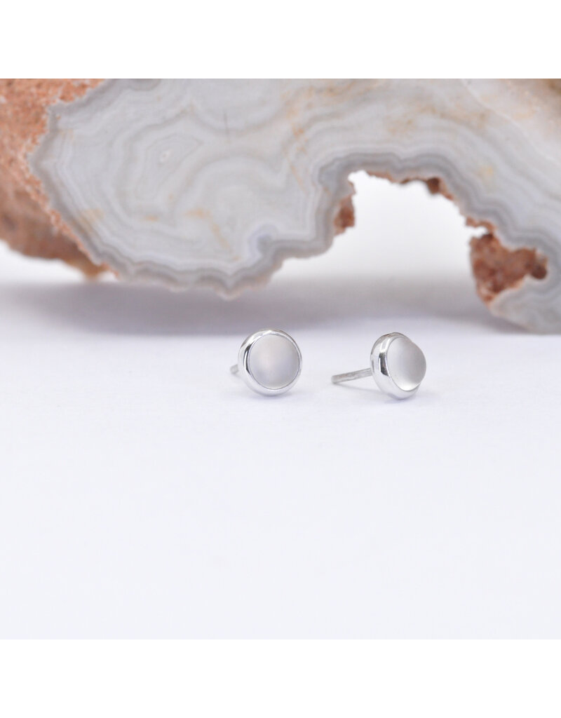 BVLA 3mm Cup with Sandblasted White Moonstone Cabochon in 14k White Gold Threadless Ends