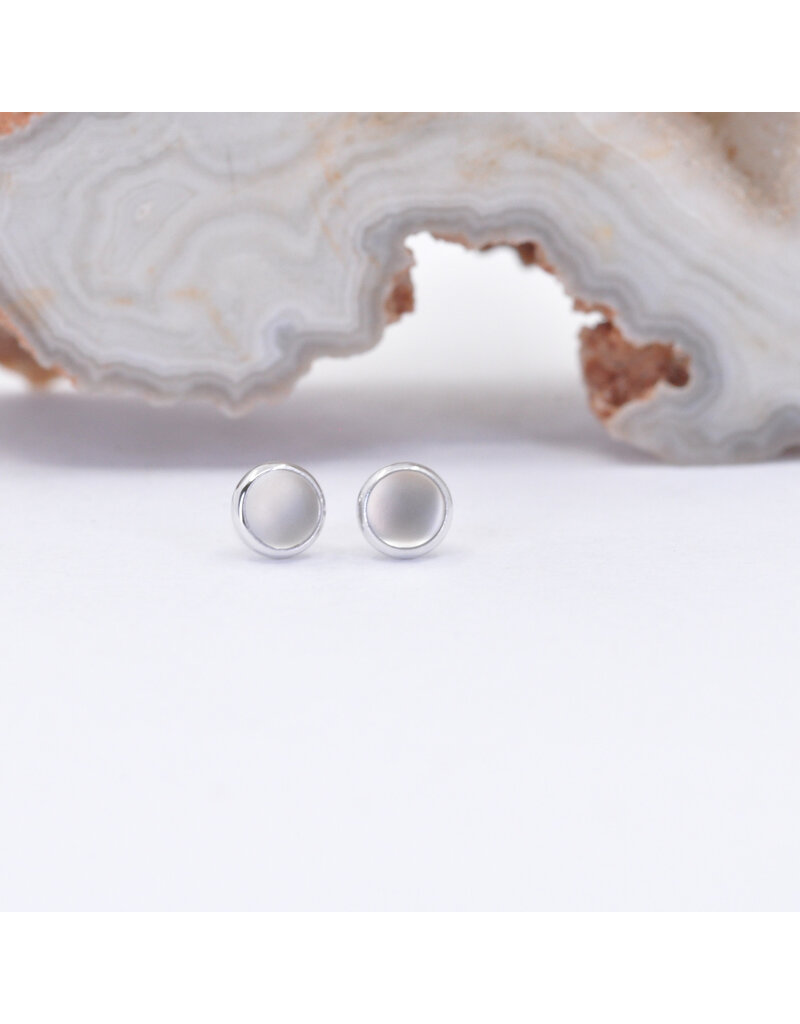 BVLA 3mm Cup with Sandblasted White Moonstone Cabochon in 14k White Gold Threadless Ends