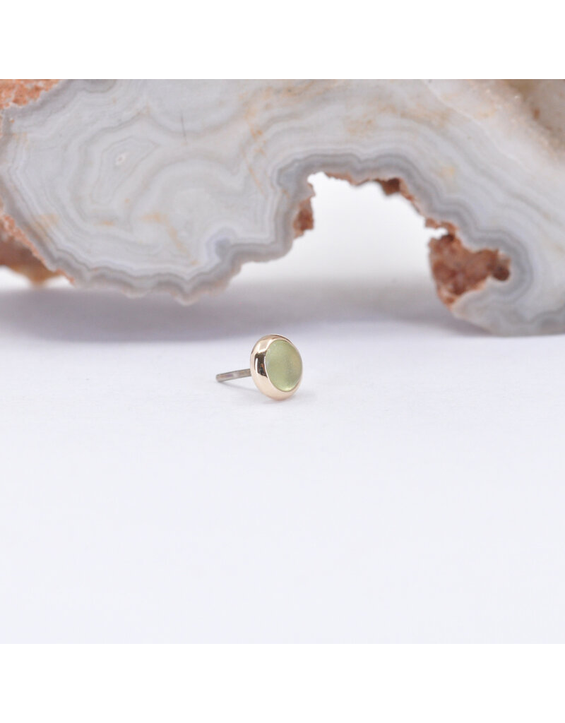 BVLA 3mm Cup with Sandblasted Peridot Cabochon in 14k Yellow Gold Threadless Ends