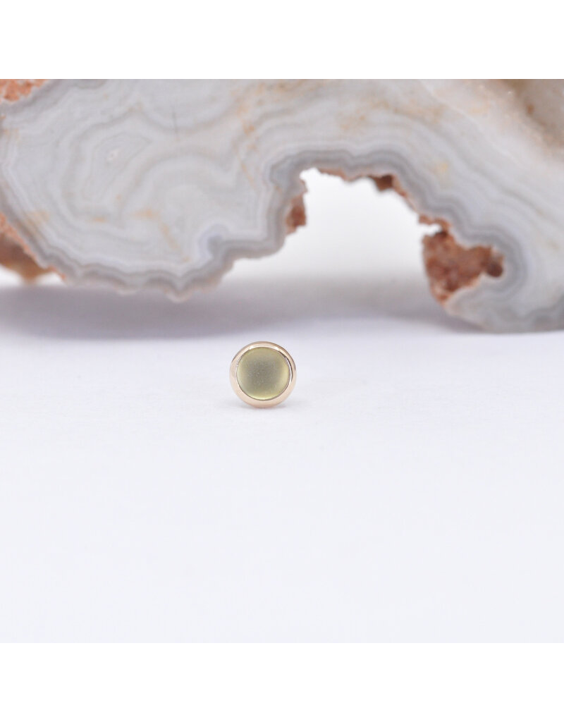 BVLA 3mm Cup with Sandblasted Peridot Cabochon in 14k Yellow Gold Threadless Ends