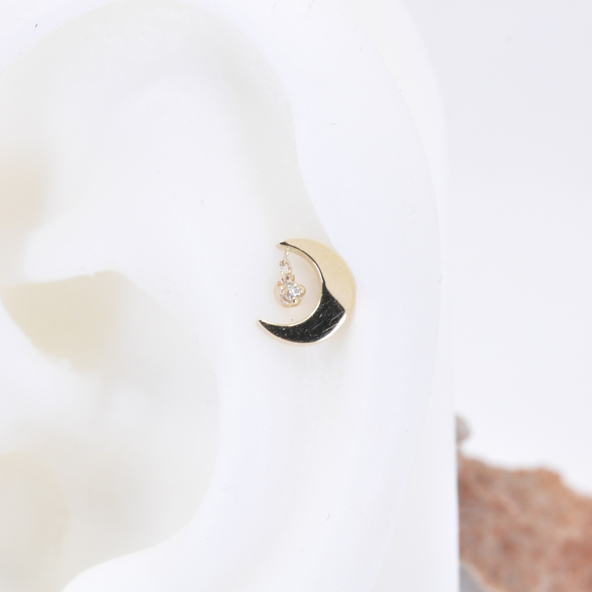 Arcane Crescent Moon with Genuine Diamond in 14k Gold 16g Threaded