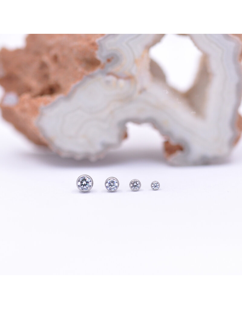 Neometal CZ Bezel Titanium Threadless Ends by Neometal