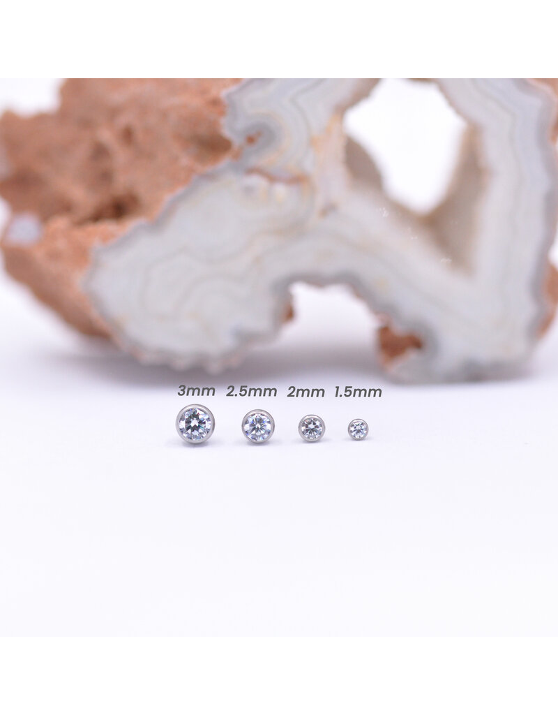 Neometal CZ Bezel Titanium Threadless Ends by Neometal