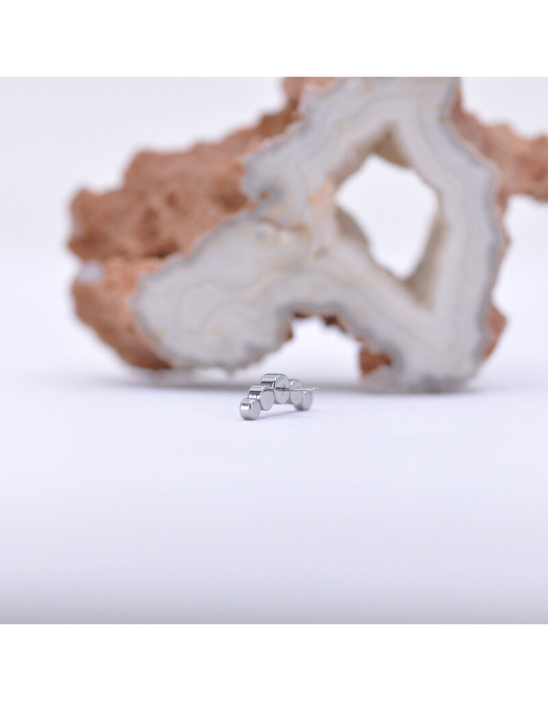 Neometal Titanium Threadless 5 Gem Curved Cluster CZ
