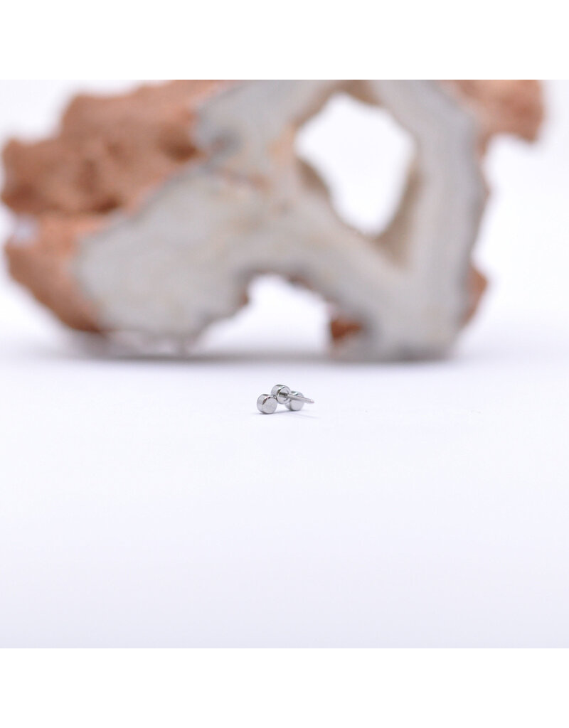 Neometal Titanium Threadless Petite 3 Gem Curved Cluster Champagne