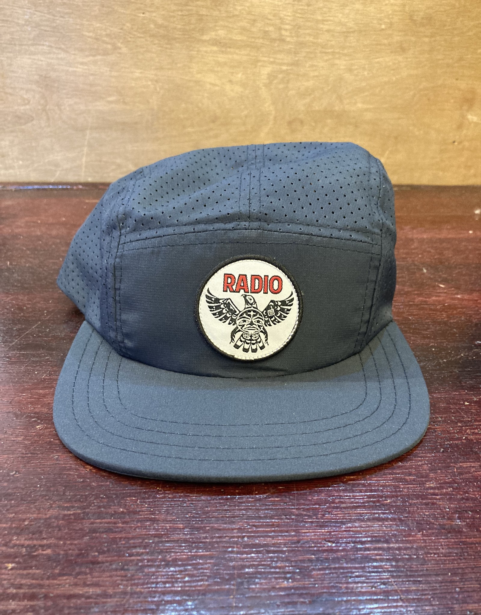 RADIO TOTEM LOGO RUNNER 5 PANEL HAT