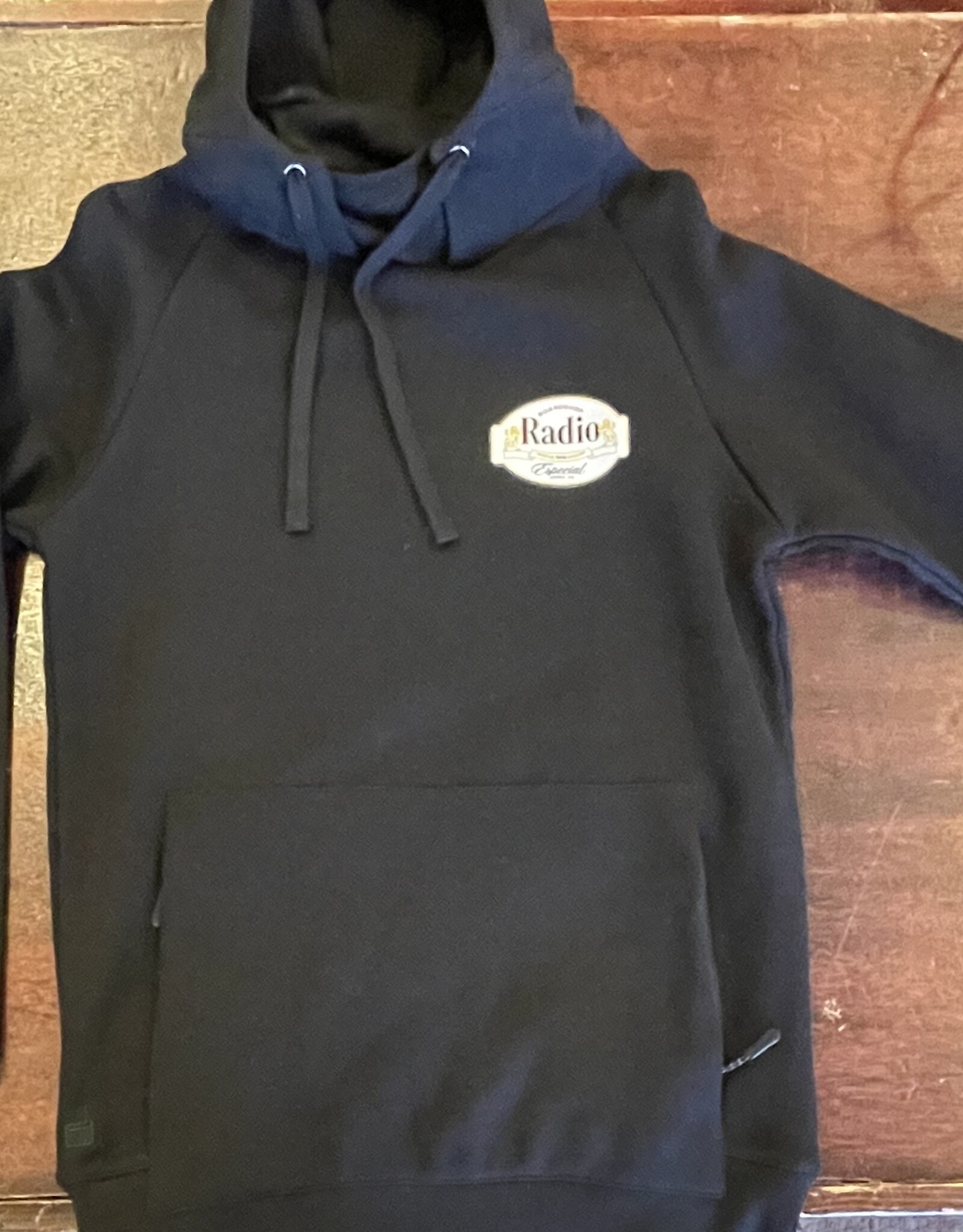 RADIO HOODIE MODELO