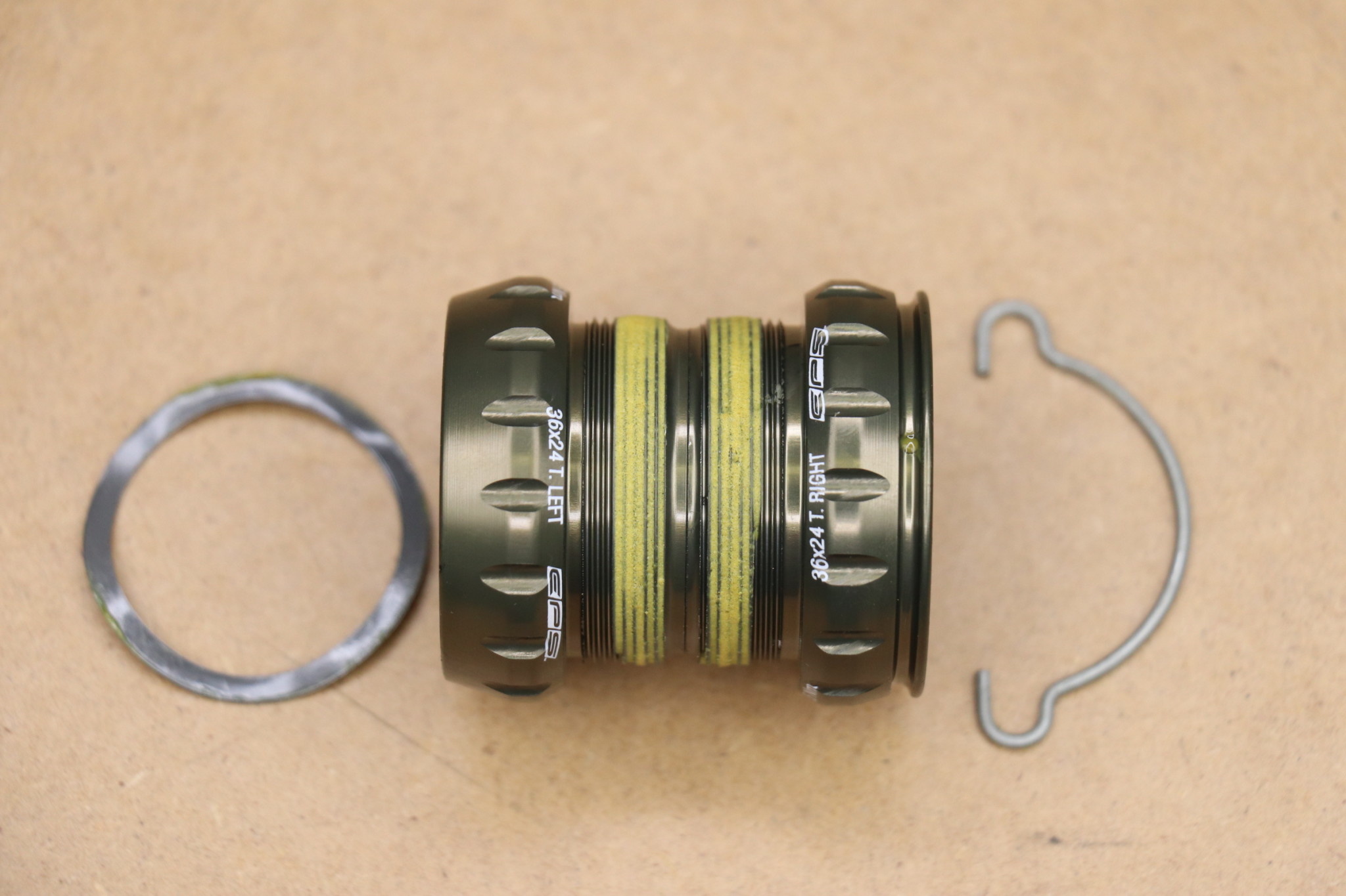 Campagnolo BB Cup Set Ultra-torque OC12-REI Italian Treaded