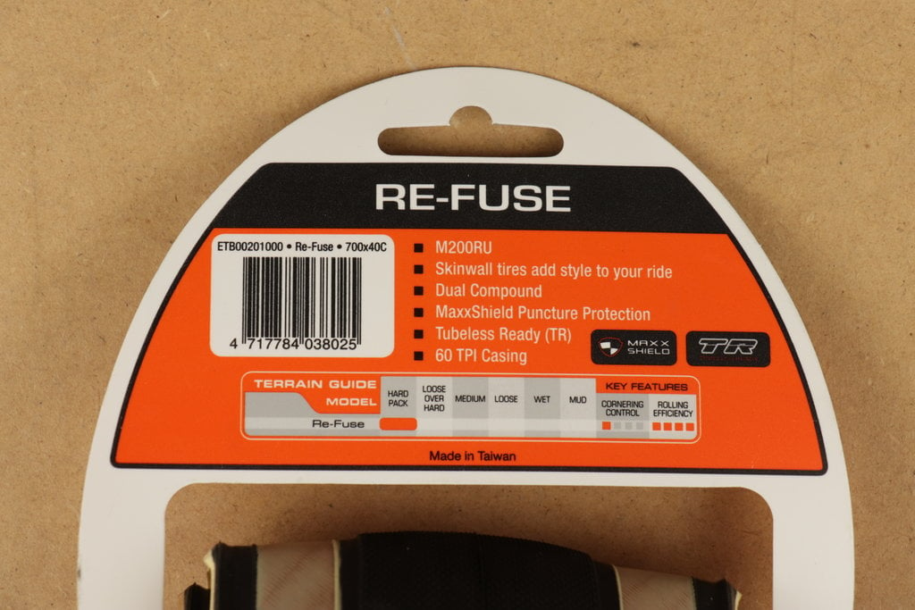 Maxxis Maxxis Re-Fuse 700 x 40c Folding, Tubeless Ready, 60TPI Tan Wall Bicycle Tire