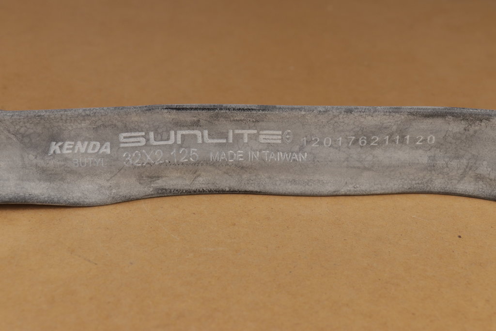 Sunlite Sunlite 32 x 2.125" 32mm Schrader R-Core Inner Tube
