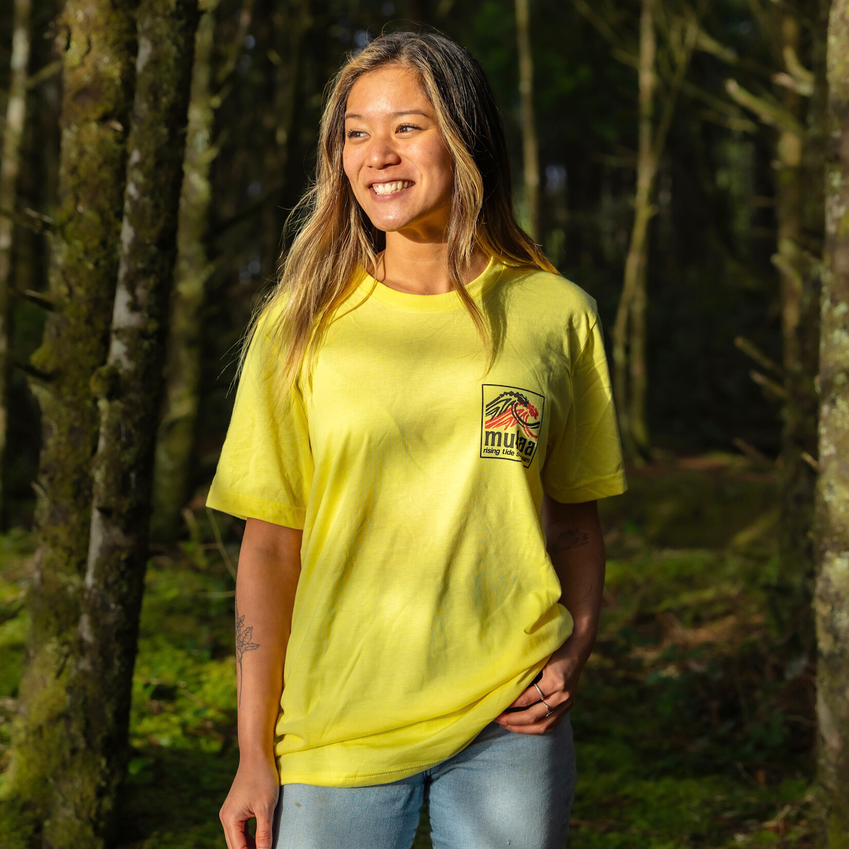 mułaa mulaa decolonize surfing t-shirt