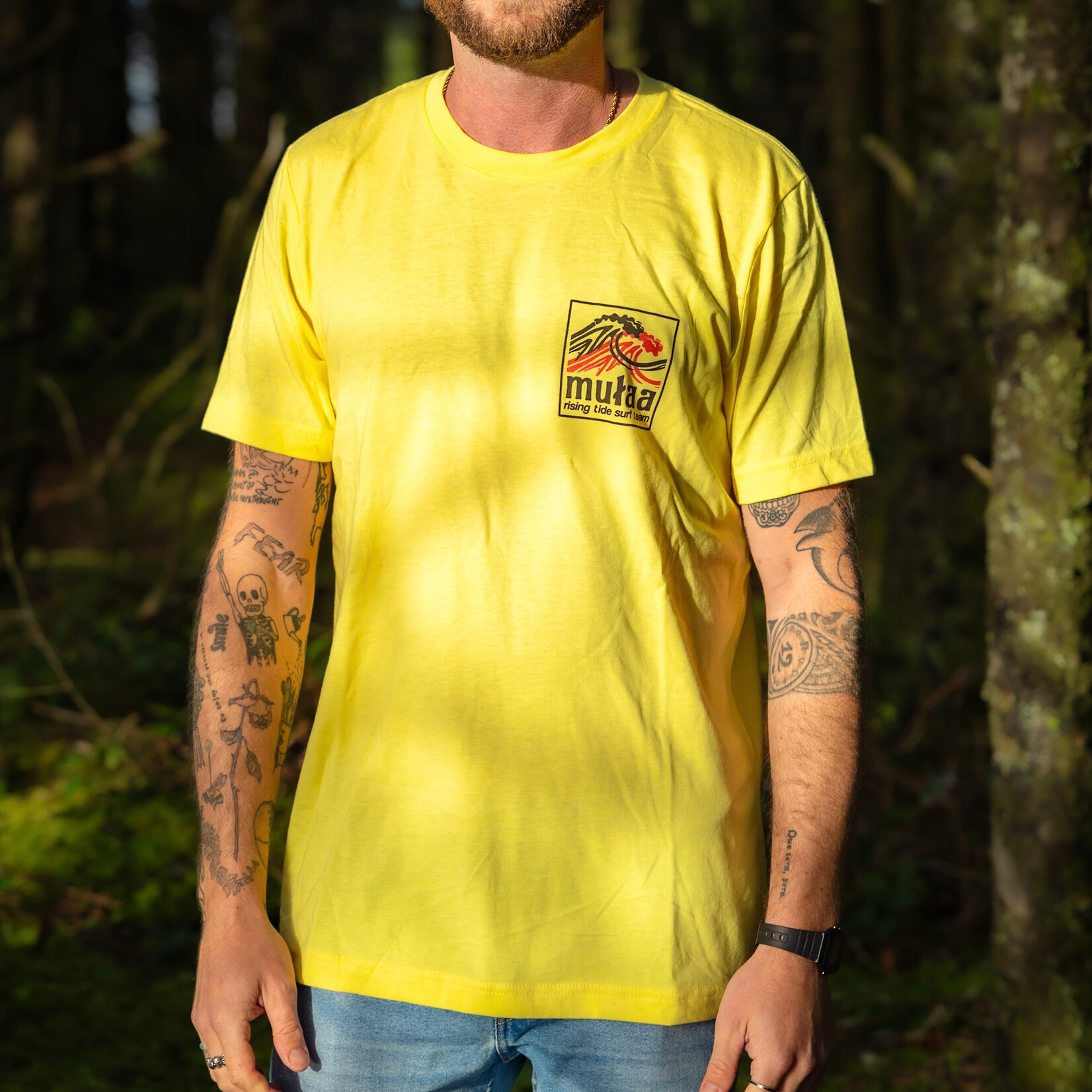 mułaa mulaa decolonize surfing t-shirt