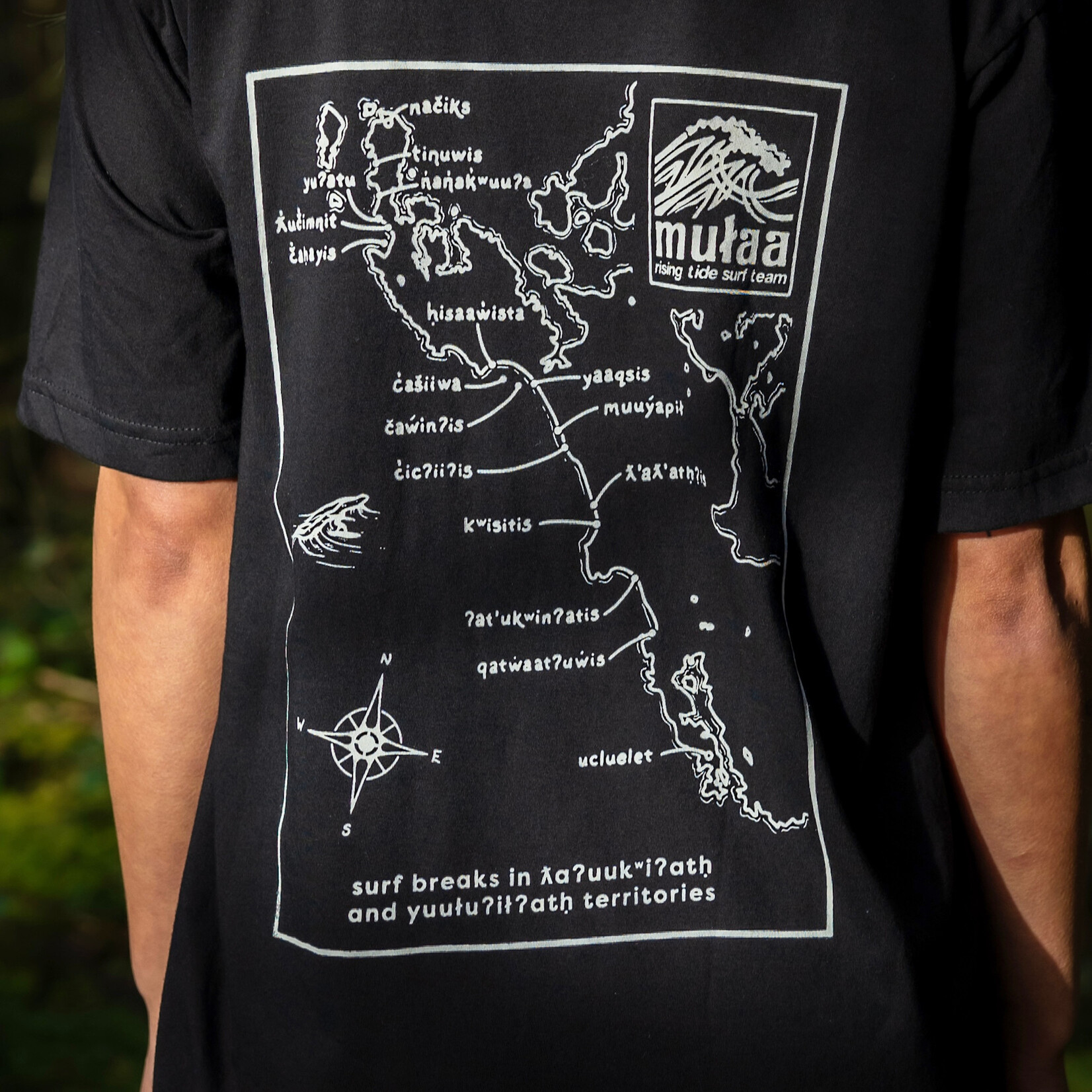mułaa rising tides surf breaks t-shirt