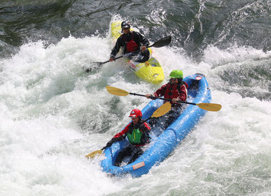 Voyages de groupe en kayak gonflable