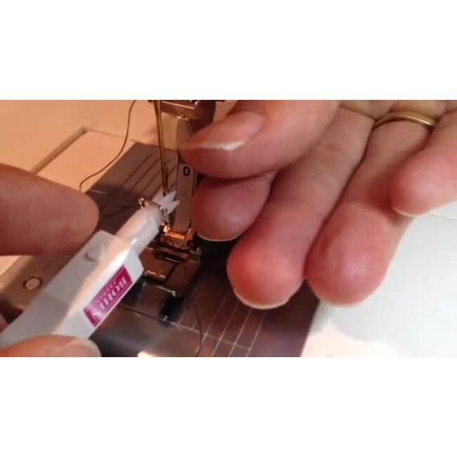 MACHINE NEEDLE THREADER