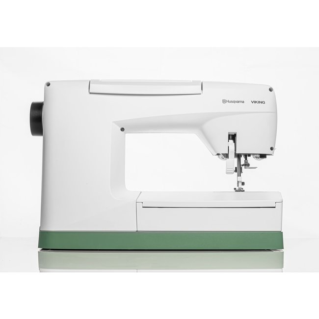 TRIBUTE™ 150 | C Sewing Machine
