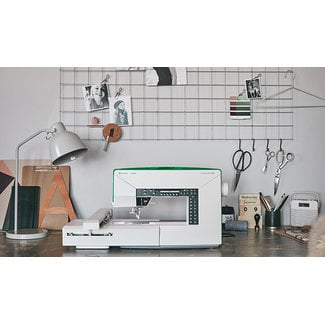 Husqvarna Viking CLASSROOM DESIGNER JADE™ 35 - embroidery