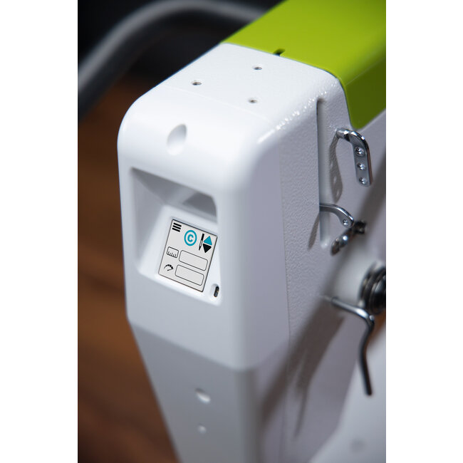 HQ Moxie Longarm Quilting Machine