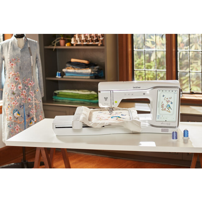 Innov-ís XE2 - Stellaire 2 Embroidery Machine