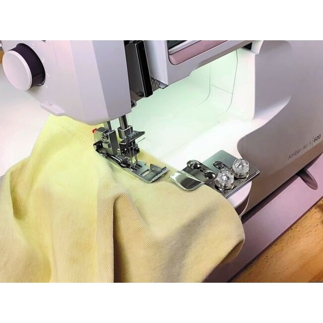 Coverstitch Hemmer Attachment (Amber™ Air S|600, Huskylock™S21 and Huskylock™ S25)