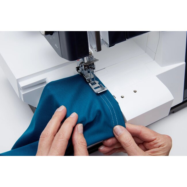 admire™ air 6000 Air-Threading Coverlock Machine